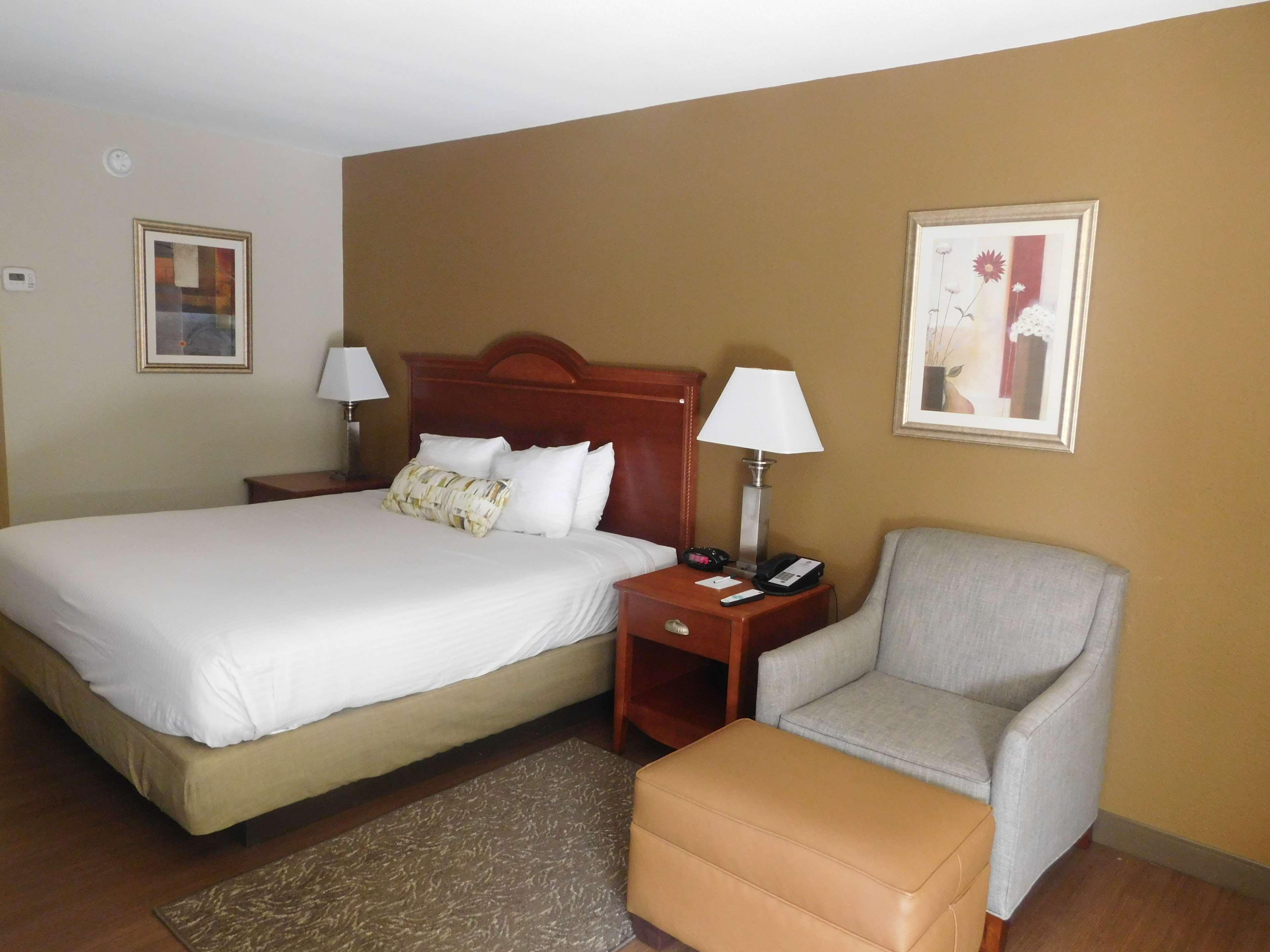 Best Western Shenandoah Inn Ньюнен Экстерьер фото