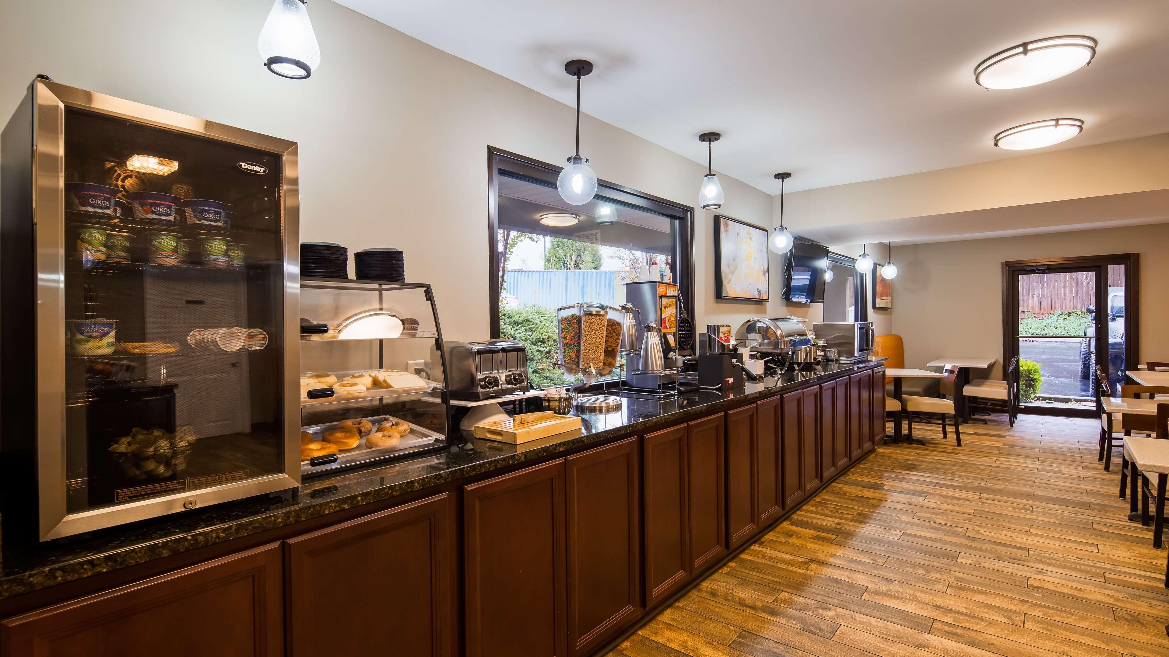 Best Western Shenandoah Inn Ньюнен Экстерьер фото