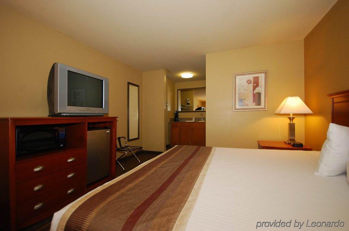 Best Western Shenandoah Inn Ньюнен Номер фото
