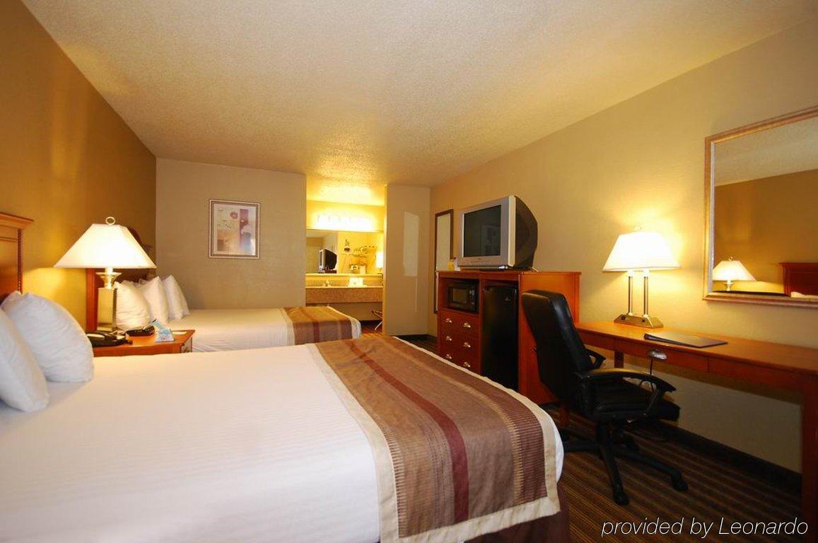 Best Western Shenandoah Inn Ньюнен Номер фото
