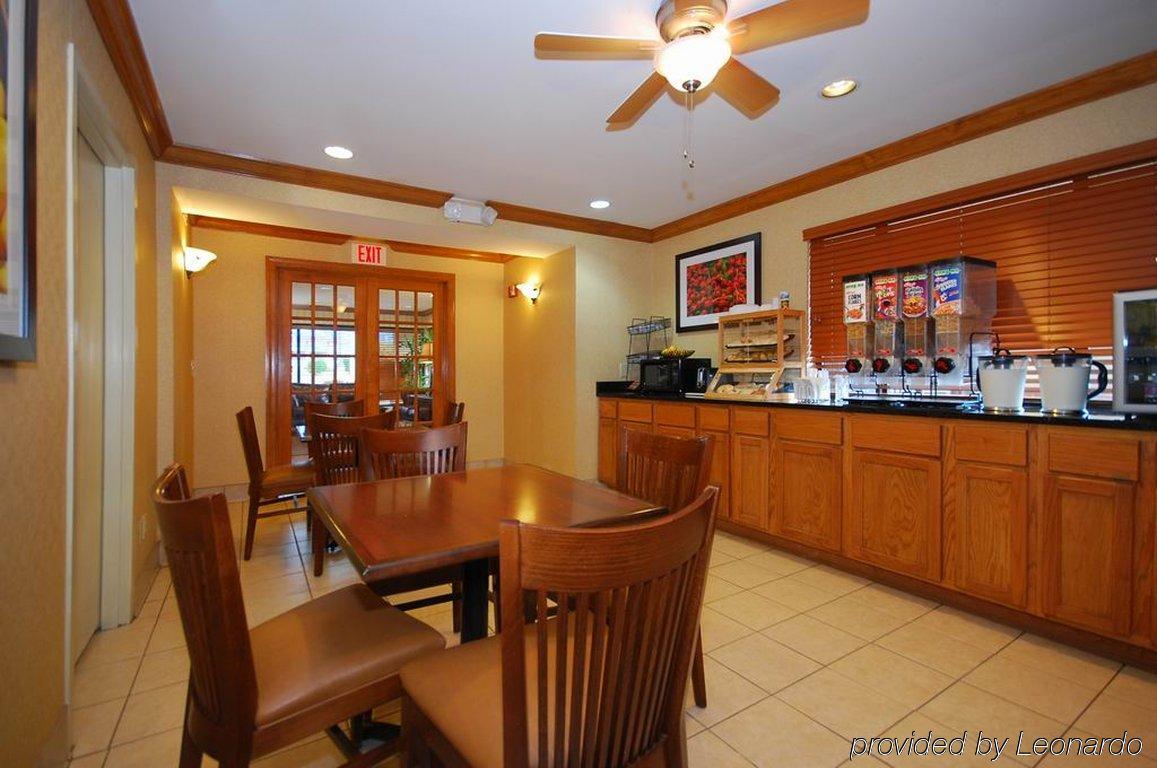 Best Western Shenandoah Inn Ньюнен Ресторан фото