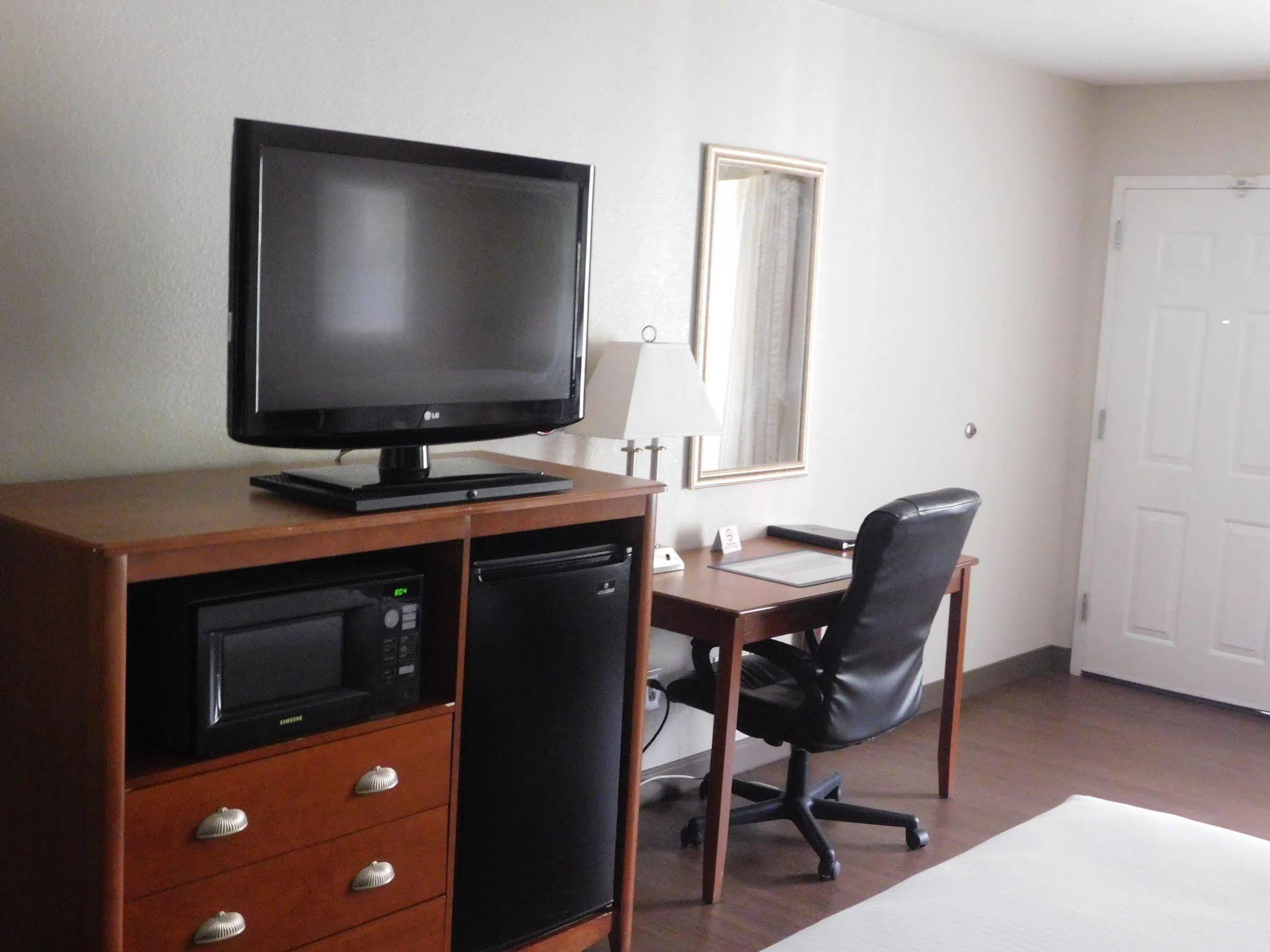 Best Western Shenandoah Inn Ньюнен Экстерьер фото